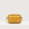 Coccinelle Beat Soft Small Coccinelle Beat Soft Small