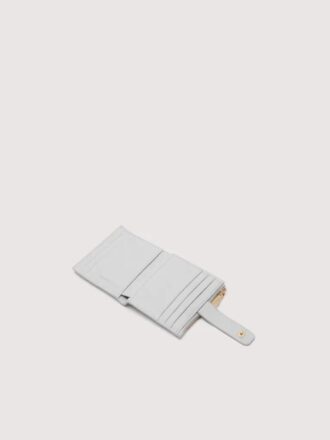 Metallic Medium